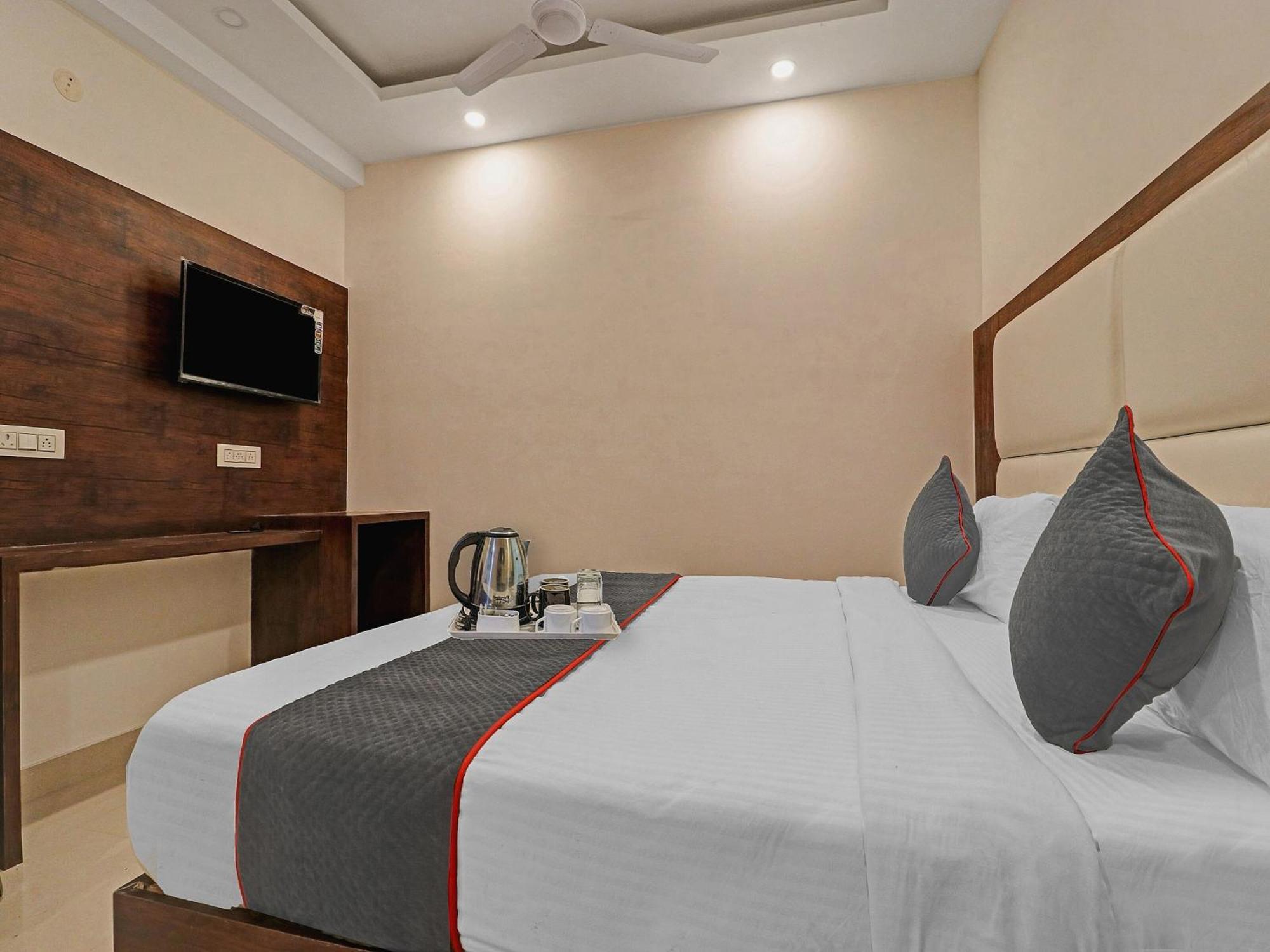 Townhouse Tark Inn 新德里 外观 照片