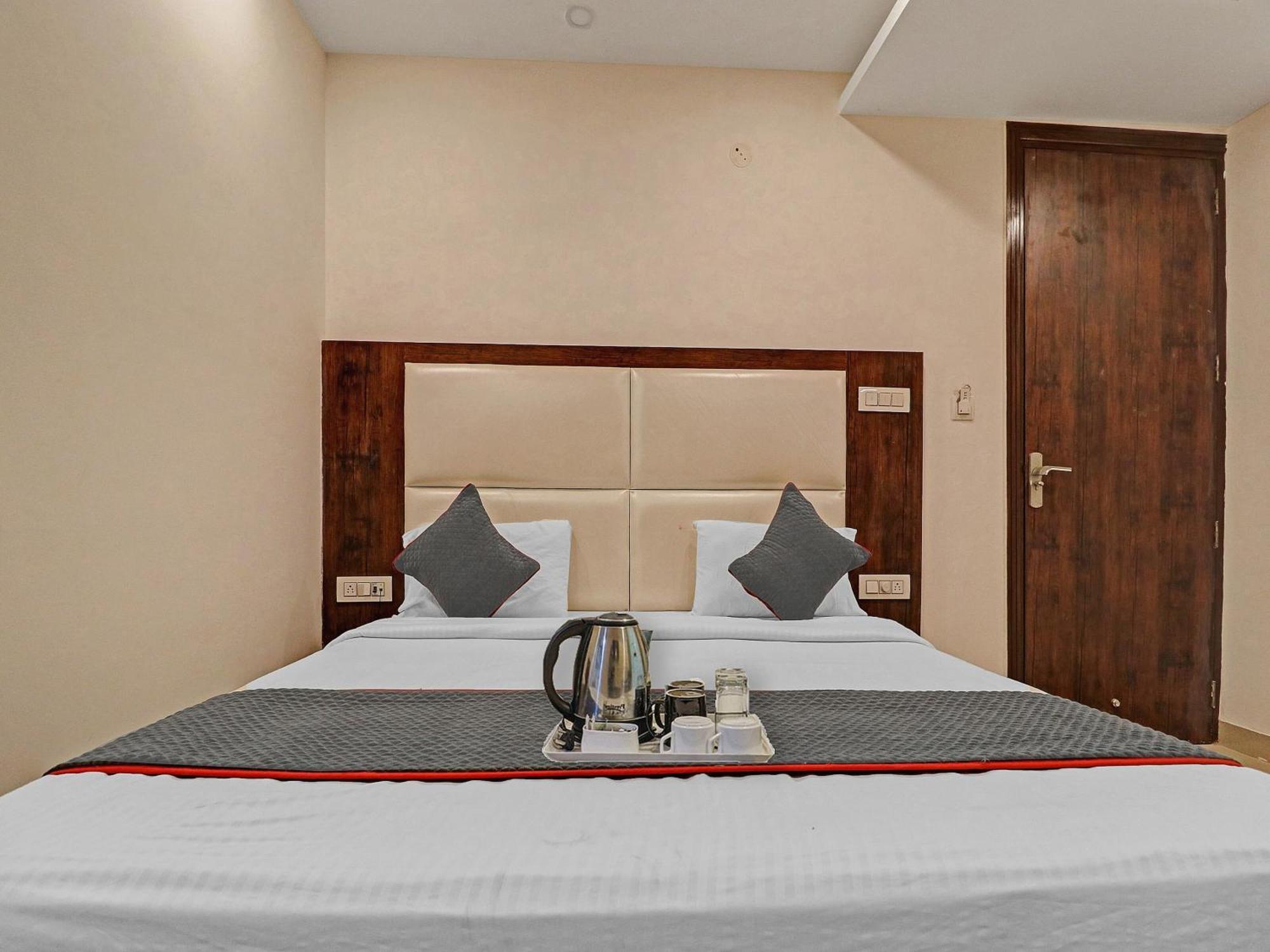 Townhouse Tark Inn 新德里 外观 照片