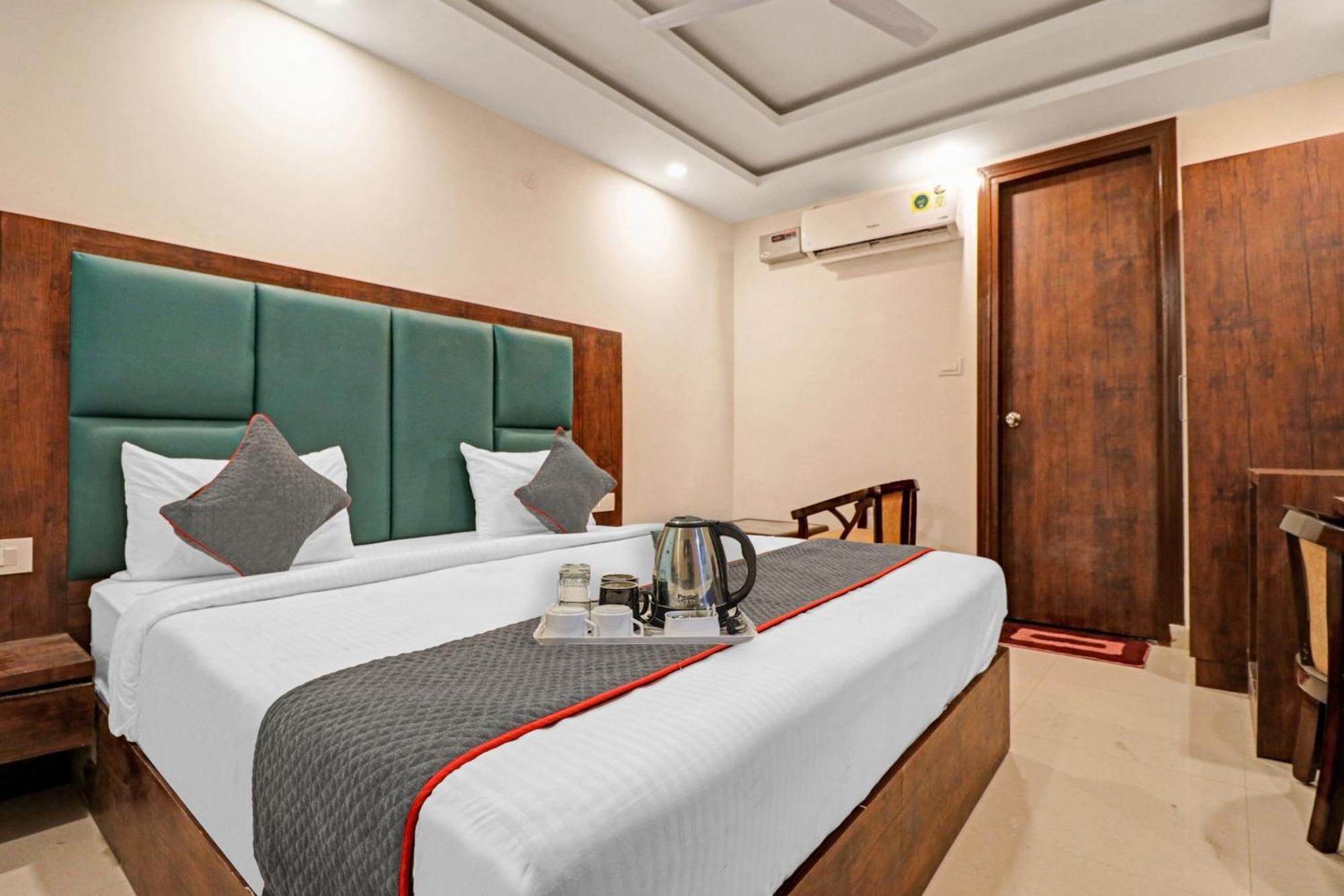 Townhouse Tark Inn 新德里 外观 照片