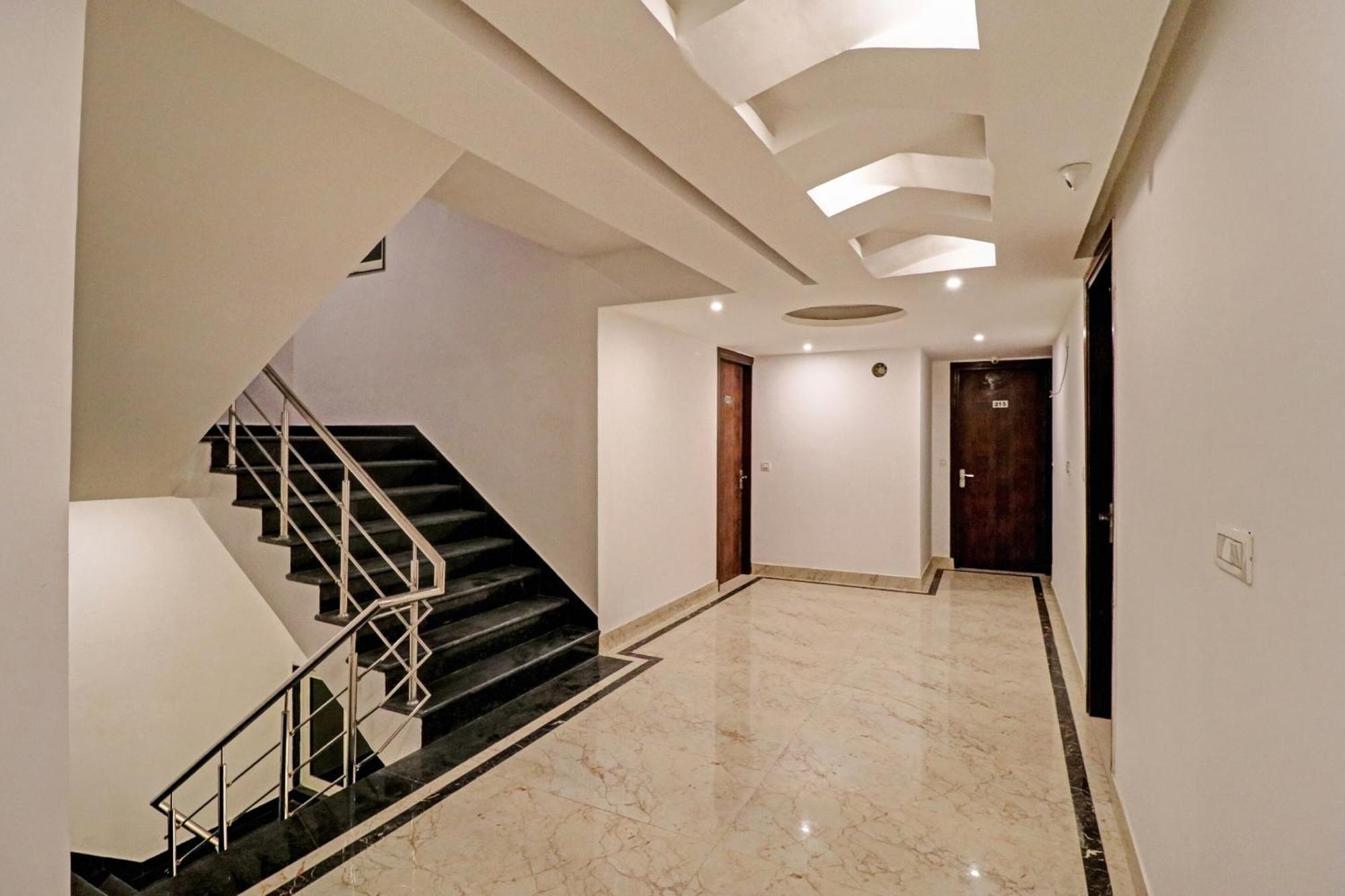 Townhouse Tark Inn 新德里 外观 照片